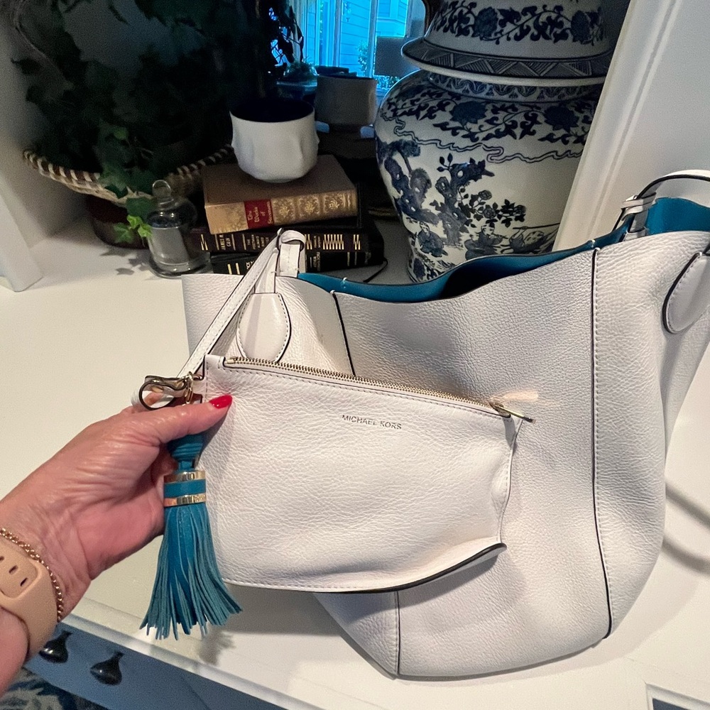 MICHAEL KORS REVERSIBLE WHITE/BLUE TOTE BAG ~ Excellent Condition - Picture 9 of 10
